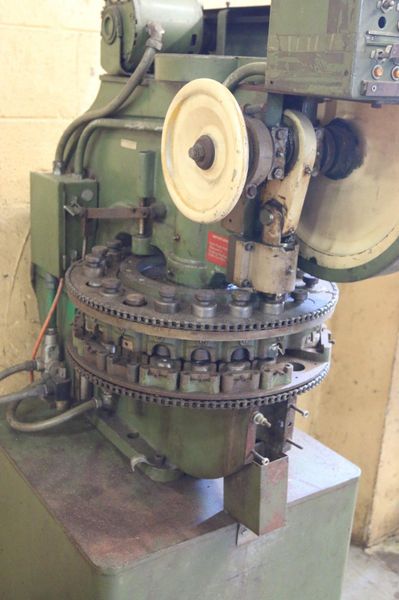 DIACRO MODEL 18 TURRET PUNCH PRESS: STOCK #70458