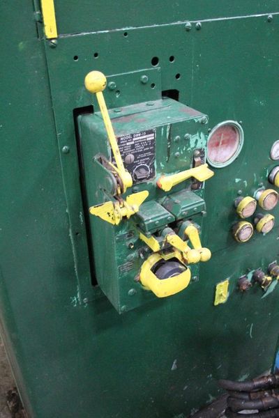 60' DOALL VERTICAL BAND SAW STOCK #63901