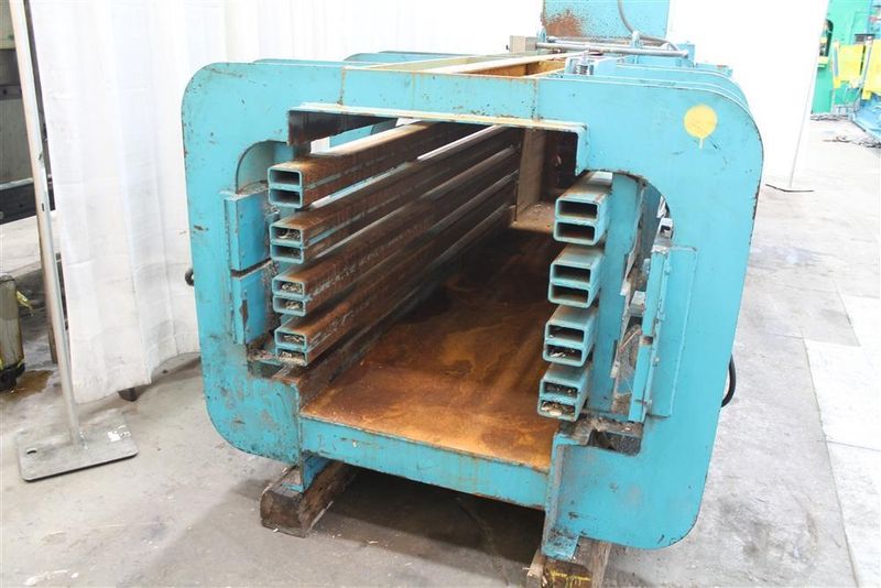 25 HP BALEMASTER MODEL 4025ECQ HORIZONTAL HYDRAULIC BALER: STOCK #61561