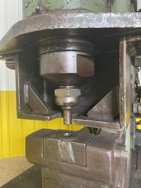 95 TON HILL ACME MODEL #6 HYDRAULIC IRONWORKER: STOCK #14712