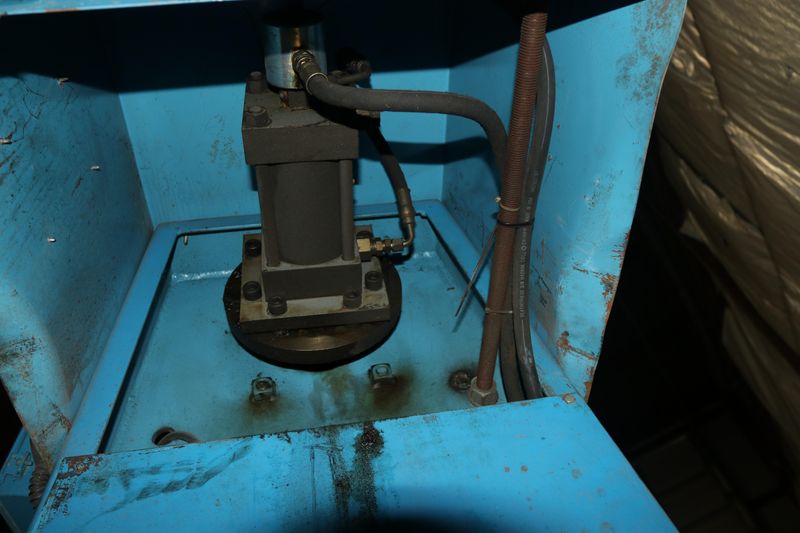 4000 LB 2 TON x 18" PRESS ROOM EQUIPMENT NON POWERED MODEL #PR-124000-NAB-H PULL OFF UNCOILER CO