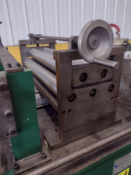 24" TRIAD DESIGN & MFG FEEDER: STOCK #17013