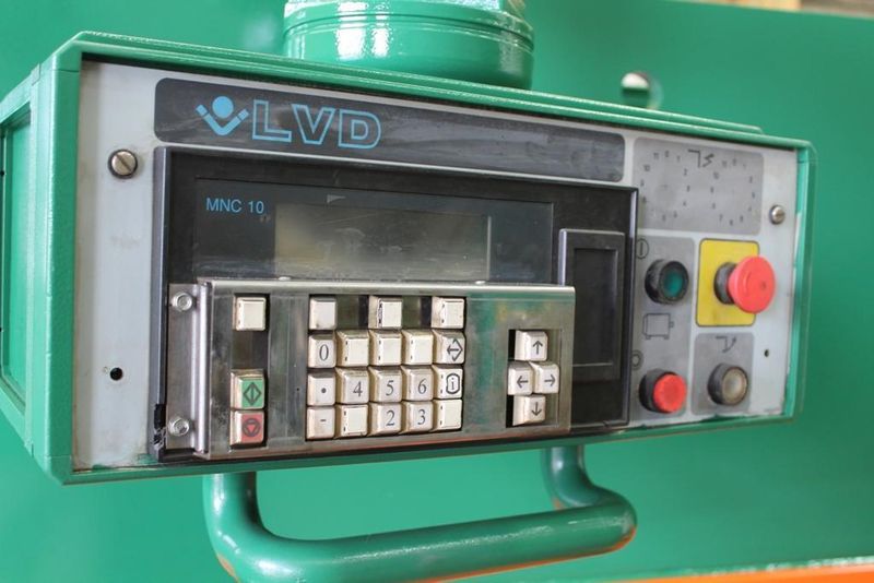 13' X 1/4" LVD HYDRAULIC POWER SQUARING SHEAR: STOCK #72114
