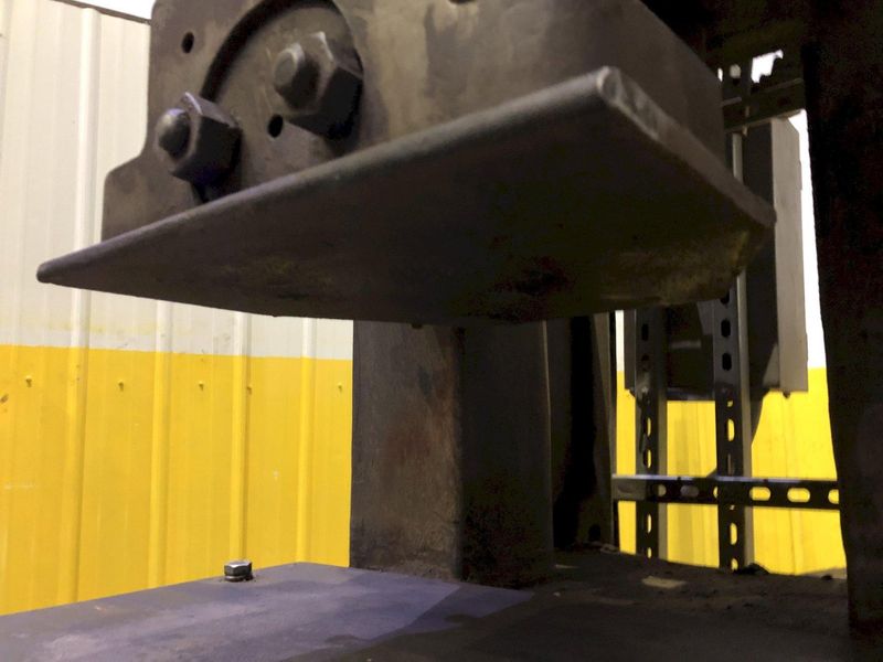 60 TON L & J MODEL #60 OBI FLYWHEL PRESS, 4" STROKE: STOCK #15363