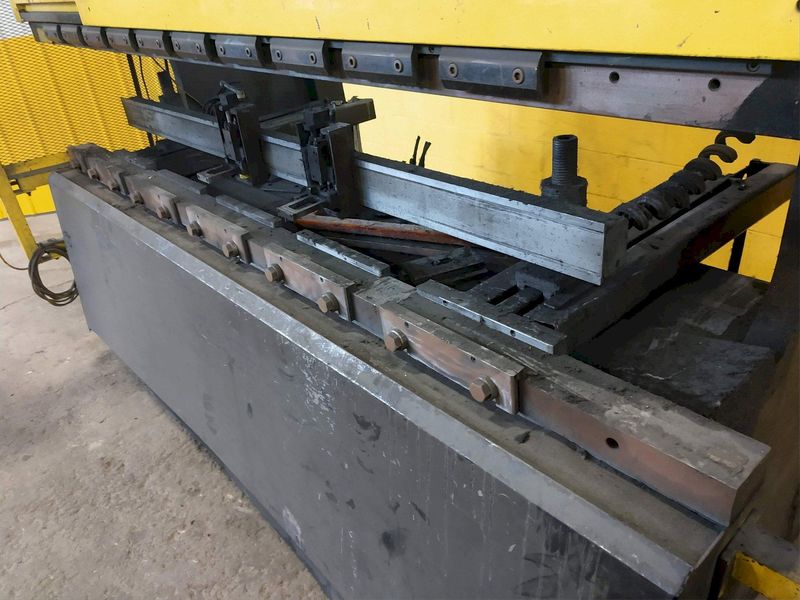 90 TON X 8' AMADA MODEL #FBD8025E HYDRAULIC PRESS BRAKE: STOCK #14412