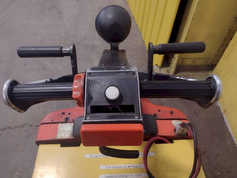 10,000 LB TOYOTA MODEL #6TB50 ELECTRIC CART & TOW TRUCK: STOCK #16219