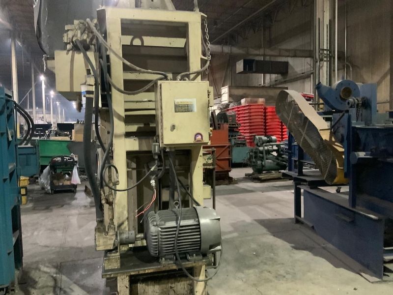 SELMA VERTICAL INDUSTRIAL BALER: STOCK #18088