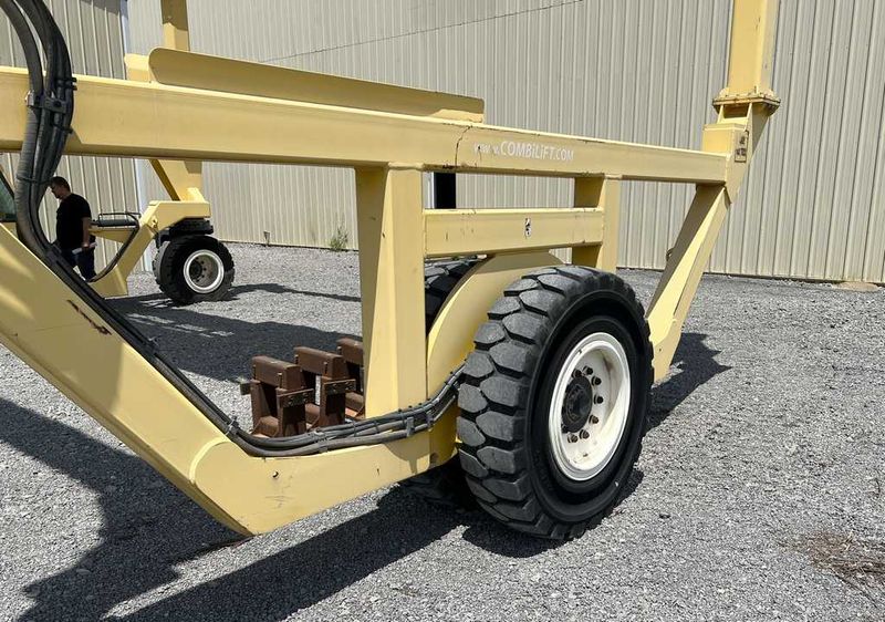 Mobile Crane Lift, Combilift Ltd., 40 Ton