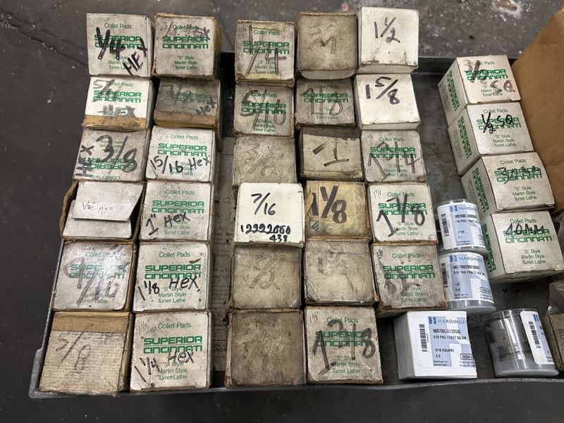 Superior Cincinnati / Hardinge “S” Style Master Collet Chuck, Collet Pads and Slit Collets