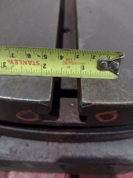 37" ROUND TROYKE T-SLOTTED MANUAL POSITIONING ROTARY TABLE: STOCK #22457