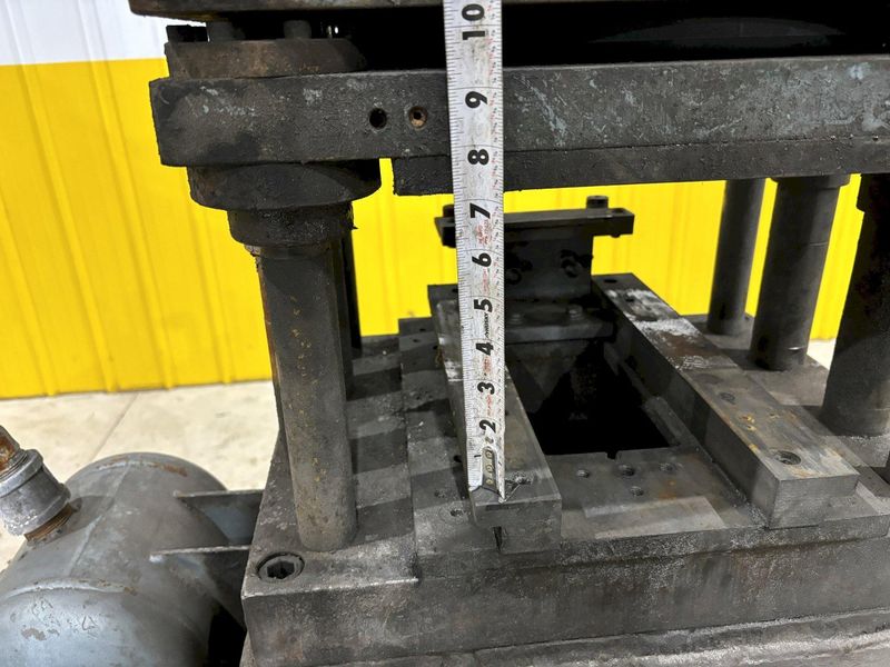 7 TON AIRAM 4-POST PNEUMATIC CUTOFF PRESS: STOCK #21825