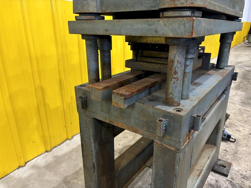 12 TON AIRAM 4-POST PNEUMATIC CUTOFF PRESS: STOCK #21325