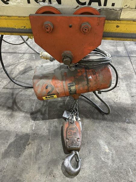 3 TON X 20' CLEVELAND TRAMRAIL UNDERSLUNG BRIDGE & 3-TON CM LODESTAR HOIST: STOCK #23054