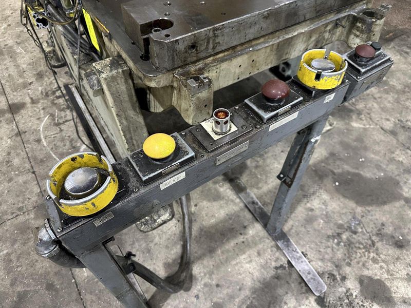 60 TON L&J MODEL #W60 OBI STAMPING PRESS 6" STROKE: STOCK #23648