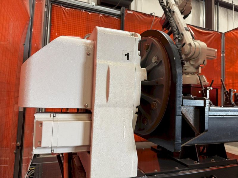 LINCOLN ELECTRIC ROBOT WELDING SYSTEM WITH ABB 6 AXIS ROBOT, 300 KG HEAD AND TAILSTOCK, LINCOLN