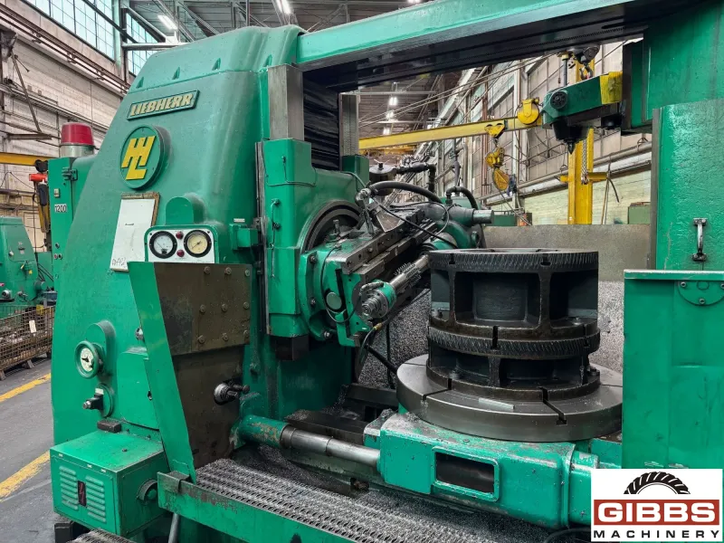 LIEBHERR L-1200 - Gear Hobber