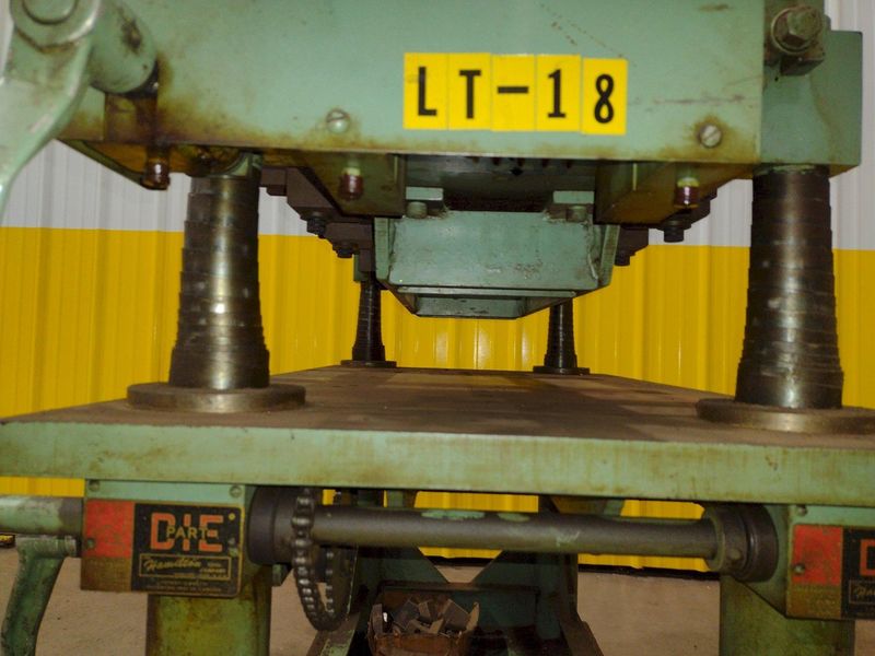 2500 LB X 25" X 31" HAMILTON MODEL #E3548 PORTABLE DIE SEPERATOR: STOCK #19412