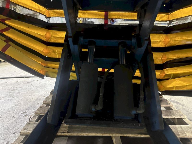4500 LB SOUTHWORTH HYDRAULIC LIFT TABLE: STOCK #78041