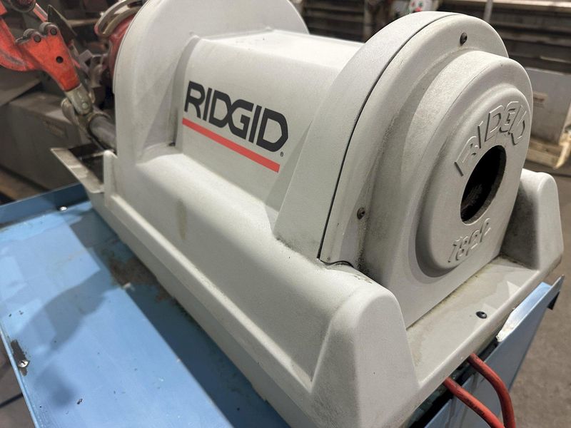2" RIDGID MODEL # 1822- I BOLT & PIPE THREADER: STOCK #77605