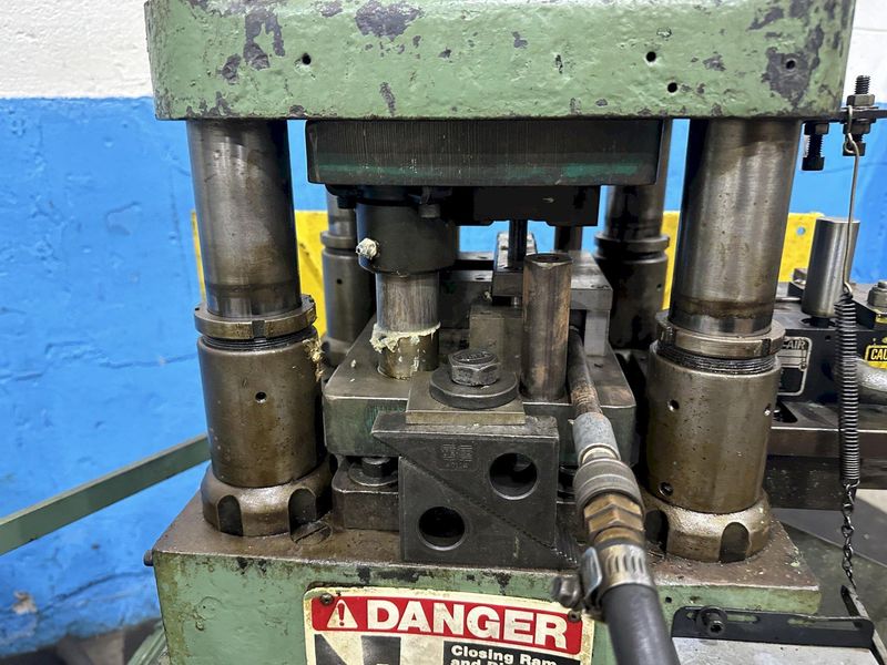 25 TON HENRY & WRIGHT 4 POST CUTPRESS & STOCK FEEDER: STOCK #77500