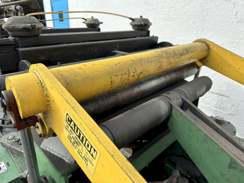 10,000 LB  X 30" REGAL COIL CRADLE & STRAIGHTENER:  STOCK#77222