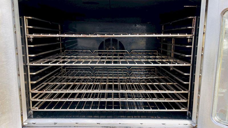 Southbend Commercial Convection Oven
Model: SLGS / 12SC
Natural Gas Convection Oven