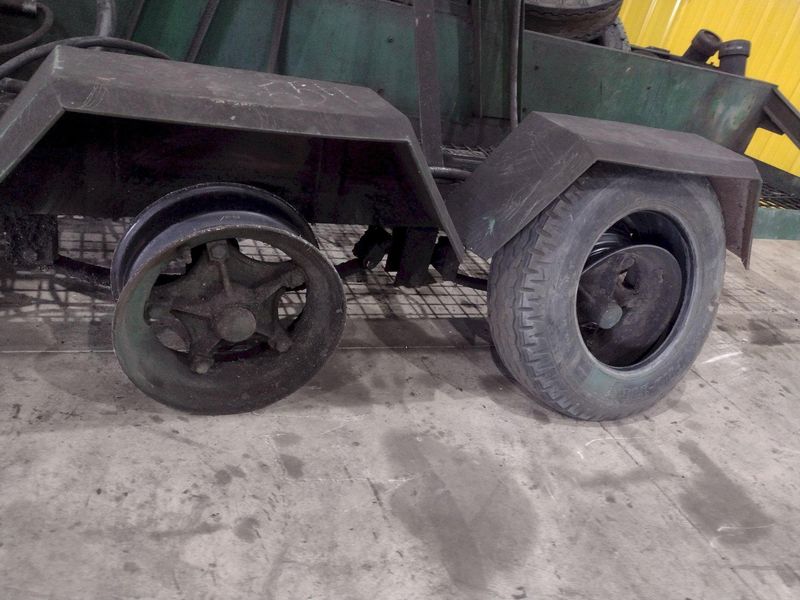 DRILCO PORTABLE HYDRAULIC PIPE STRAIGHTENER PRESS ON TRAILER: STOCK #21894