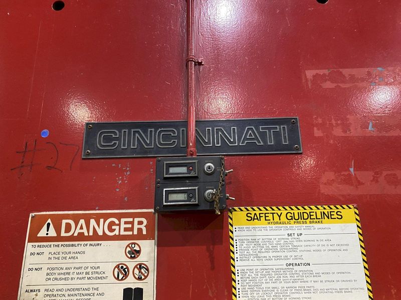 230 TON X 10' CINCINNATI MODEL #230-8AS HYDRAULIC CNC PRESS BRAKE W/ UPGRADED CONTROLS: STOCK #1