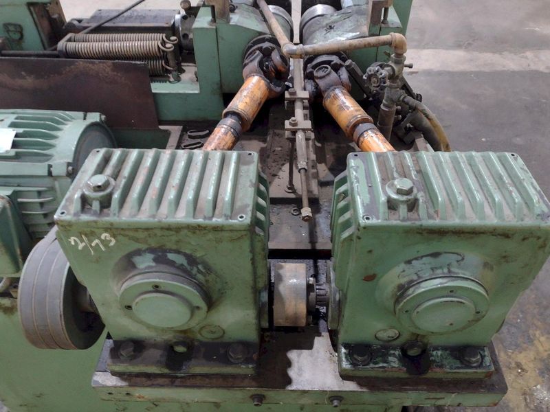 1981 KBC LIAN FENG MODEL #LF-40 2 DIE THREAD ROLLER IN-FEED & THRU-FEED: STOCK #19189