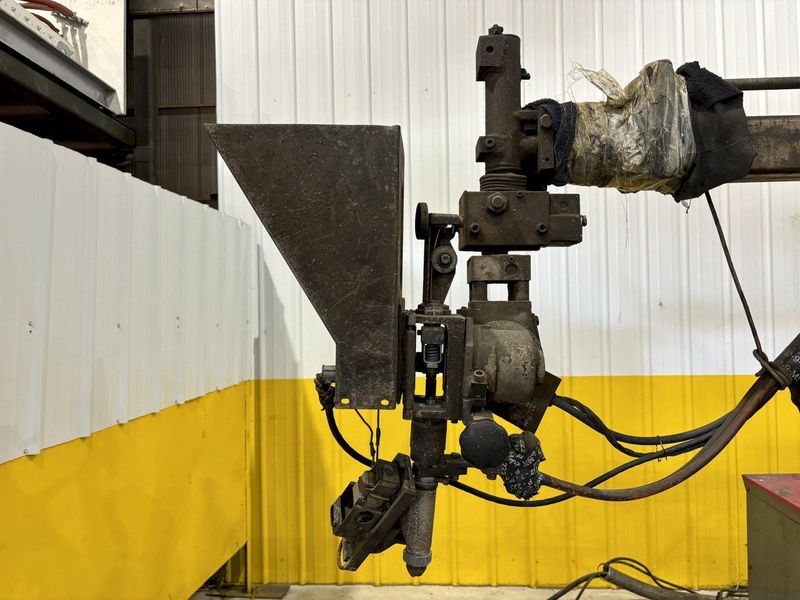 LINCOLN ELECTRIC WELDING MANIPULATOR SYSTEM: IDEALARC DC600 WELDER, NA-5 CONTROLLER, AND WELDING