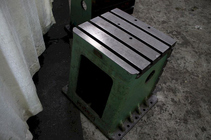 1 SET OF DEVLIEG 20-1/2" X 25" T SLOTTED ANGLE PLATES: STOCK #75545