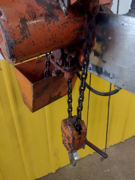 4000 LBS (2 TON) YALE ELECTRIC ROLLER CHAIN HOIST: STOCK #16538