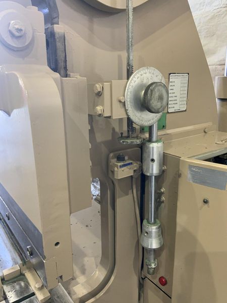 100 TON X 12' ACCURPRESS 710012 HYDRAULIC PRESS BRAKE: STOCK #80731