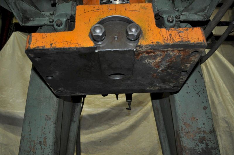 60 TON L AND J OBI PRESS