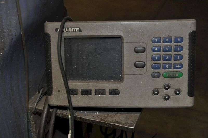 2 HP BRIDGEPORT VERTICAL MILL