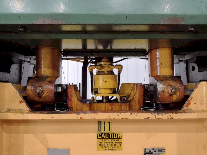 75 TON X 42" X 24" L&J MODEL #EM275 HIGH SPEED STRAIGHT SIDE STAMPING PRESS, 2.5" STROKE: STOCK