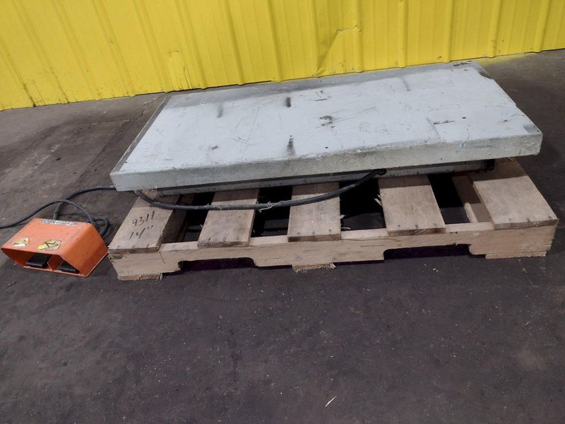2,000 LBS X 24" X 48" AMERICAN MODEL #P36-020 HYDRAULIC SCISSOR LIFT TABLE, SINGLE PHASE 115V: S