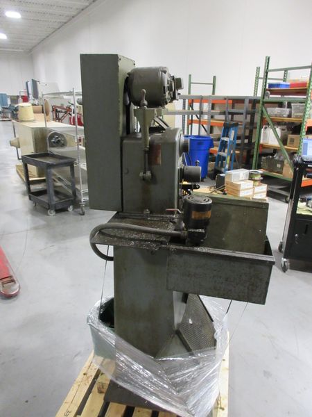 Superior Model J Horizontal Manual Stroke Honing Machine, with Tub of Assorted Mandrels- Auction Item