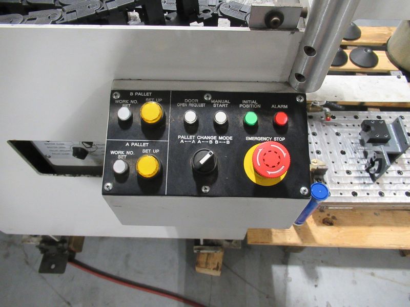 Fanuc Robodrill Alpha T21iEL CNC Drilling/Tapping Machine w/Automatic Pallet Changer, Renishaw Probing System, 21 ATC and MORE!!!- Auction Item
