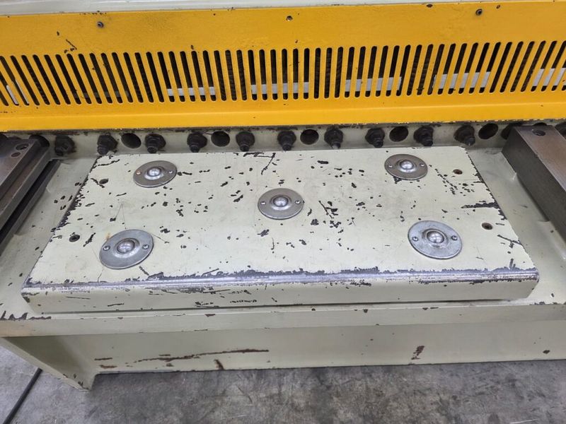 U.S. Industrial USHS625 6′ x 1/4″ Hydraulic Shear