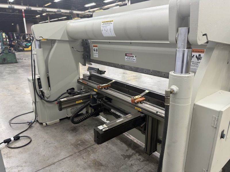 Accurpress 710010 100 Ton x 10′ 3-Axis CNC Hydraulic Press Brake