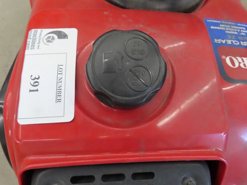 Toro Power Clear 5518ZE Gas Snow Thrower, 18" Clearing Width 99CCOHV 4 Cycle Engine, Electric Start- Auction Item