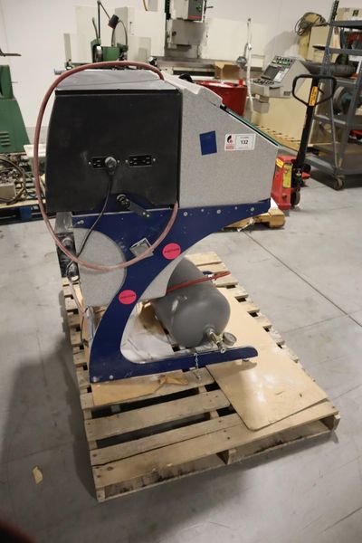 Comco CTR200-1 Pro Center Plus Micro-Abrasive Blast Workstation with Air Tank- Auction Item