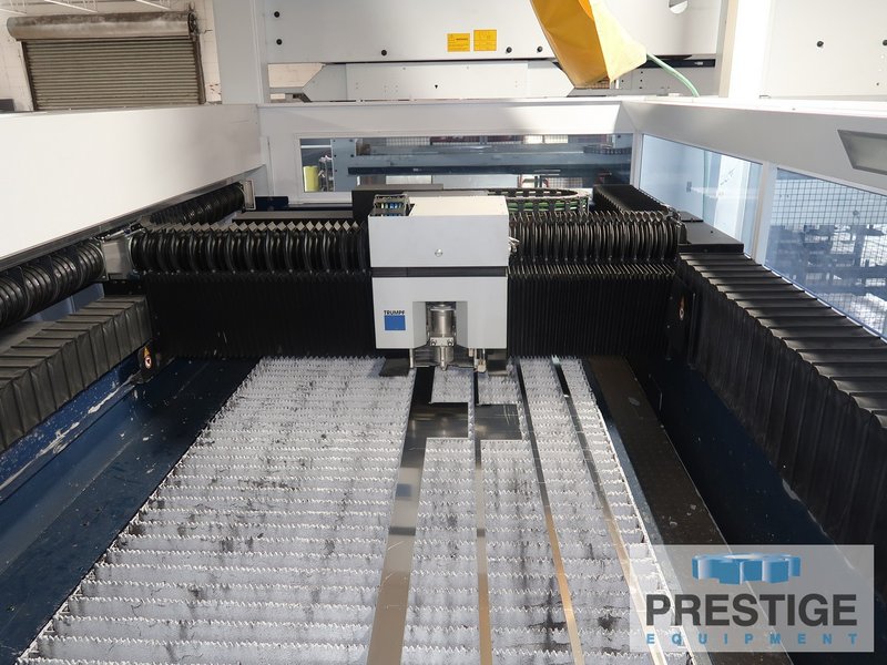Trumpf TruLaser 3030 6KW CO2 Laser w/ Compact Liftmaster, 60" x 120" Dual Pallet, Low Hours, 12/2017 #32347
