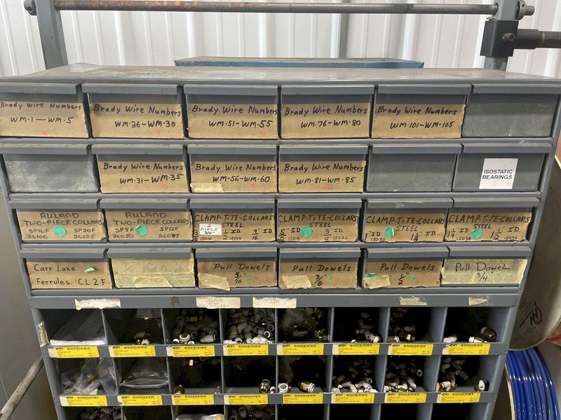 SMC MODEL #KQ2 ONE TOUCH FITTINGS FOR POLYURETHANE TUBING TOOLING & ACCESSORIES CABINETS: STOCK