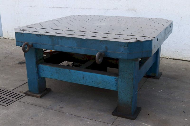 79' X 79' X 7-1/2' SET UP TABLE: STOCK #65390