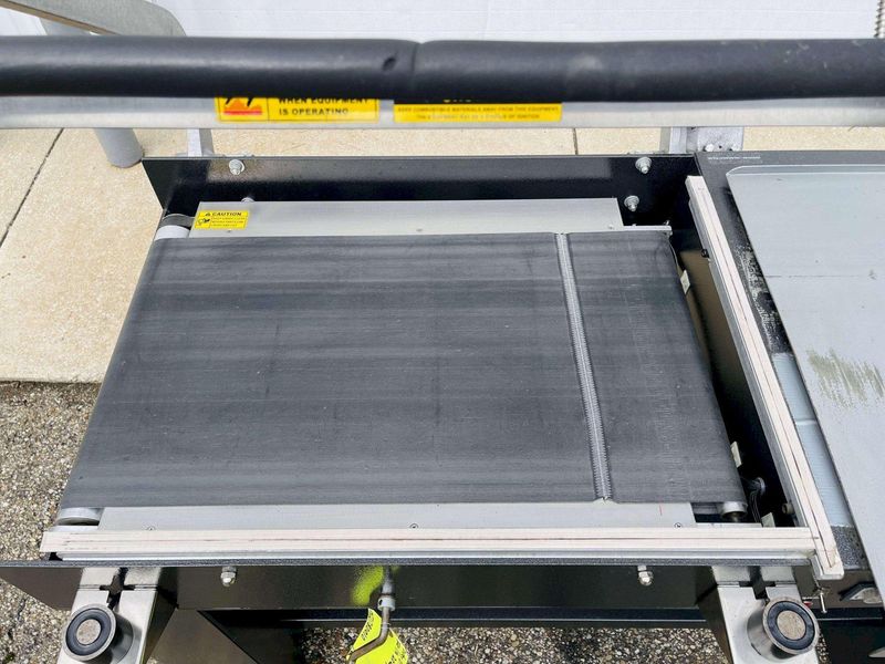 Eastey EM28T Manual L-Bar Sealer w/ Powered Take Away Conveyor