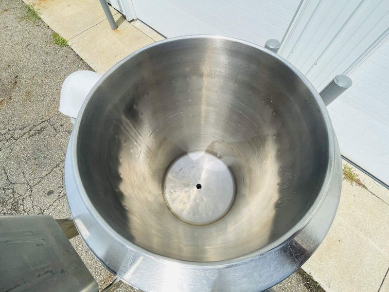 Martin Petersen Co. 33 Gallon Stainless Steel Jacketed Mix Tank
