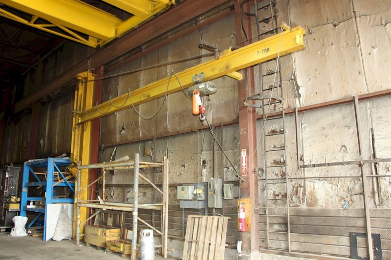 2 TON C&M LOADSTAR POWER CHAIN HOIST: STOCK #11234