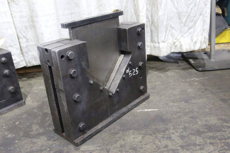 150 TON WHITNEY MODEL 765 HYDRAULIC ANGLE, BAR, FLATS, AND CHANNEL SHEAR: STOCK #65195